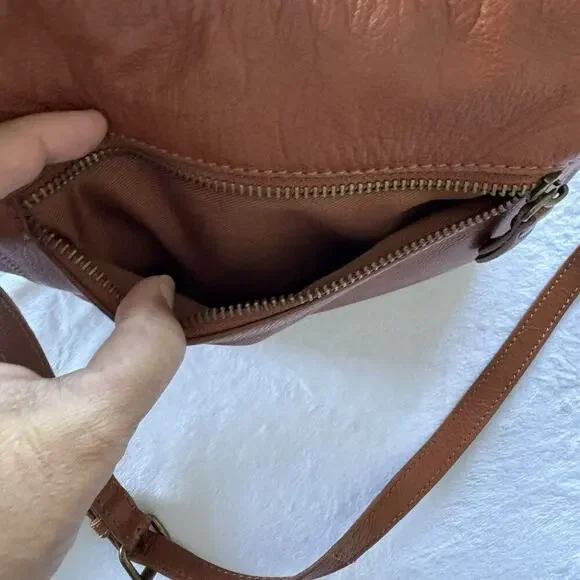 STEVEN Steve Madden 100% Pebbled Leather Crossbody Bag Brown - Picture 4 of 13